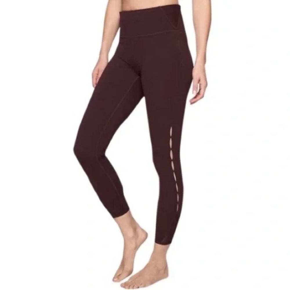 Athleta High-Rise Powervita Peekaboo 7/8 Tight in Maroon